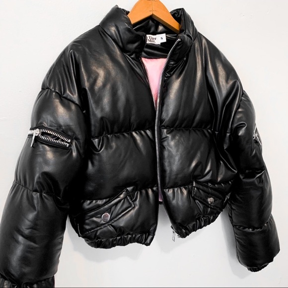 *SOLD* Cropped Black Puffer Jacket - Picture 5 of 8